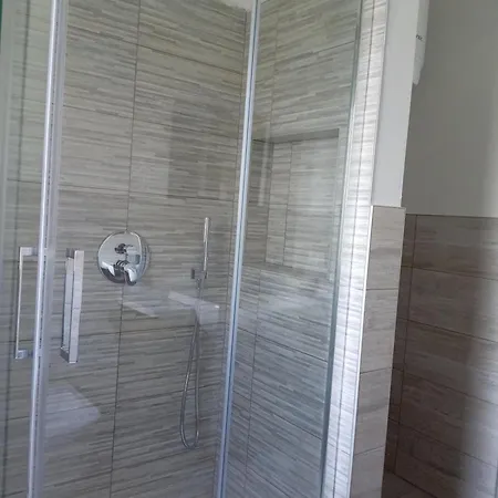 Carlotta House-lt Appartamento Bellano